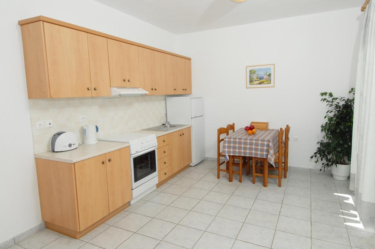Alexis Studios And Apartments Айя-Евфимия Экстерьер фото